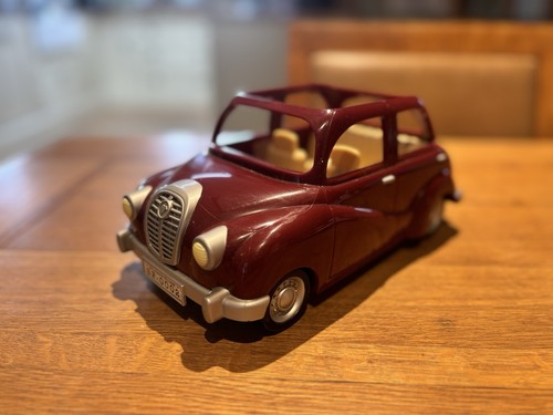 Sylvanian families family car - families,