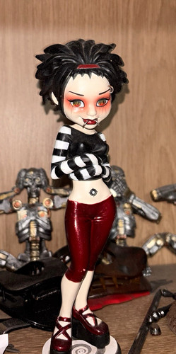 Bleeding edge ophila figure - bleeding,