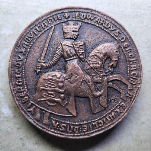 Edward bronze medallion - bronze,