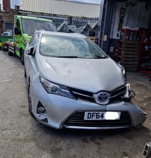 TOYOTA AURIS EXCEL ESTATE 1.8 HYBRID BREAKING ENGINE BUMPER DOORS 2013 - 2018