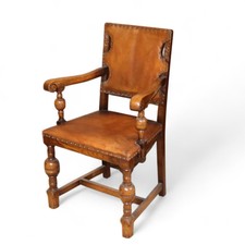 Vintage Heirloom Oak Carver