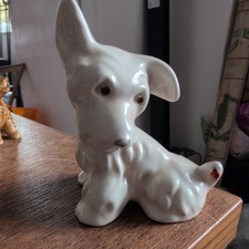 Vintage No 805 Beswick Scottish Terrier With Ladybird On Tail 