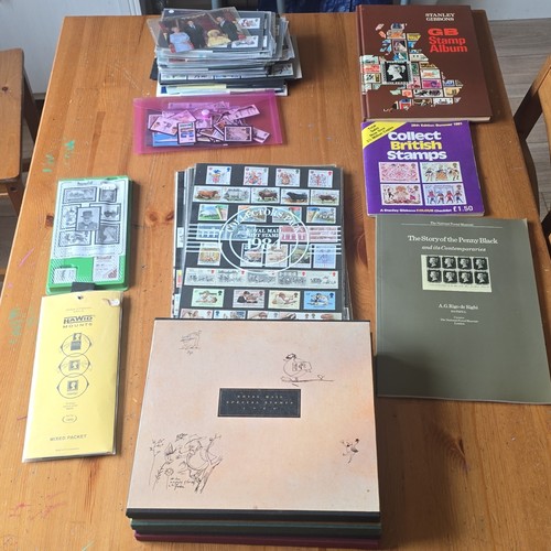 Mint stamp lot - lot,