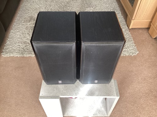 Yamaha e100 bookshelf - bookshelf, stand