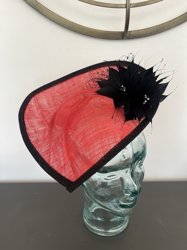 Tulip red and black teardrop