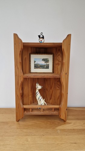 Vintage pitch pine corner wall - pitch,