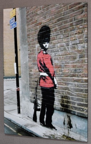 Banksy queens guard canvas - banksy,
