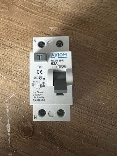Axiom 30ma rcd - axiom, pole