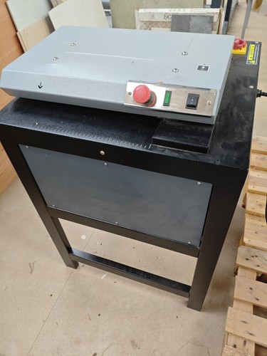 Cardboard shredder waste void - waste,