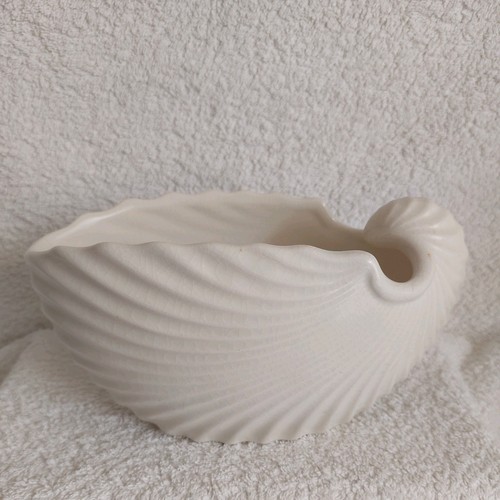 Vintage sylvac cream shell - sylvac,