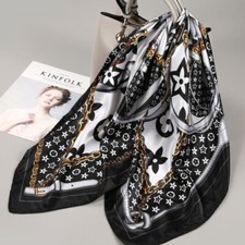 Black Print Square Head Neck