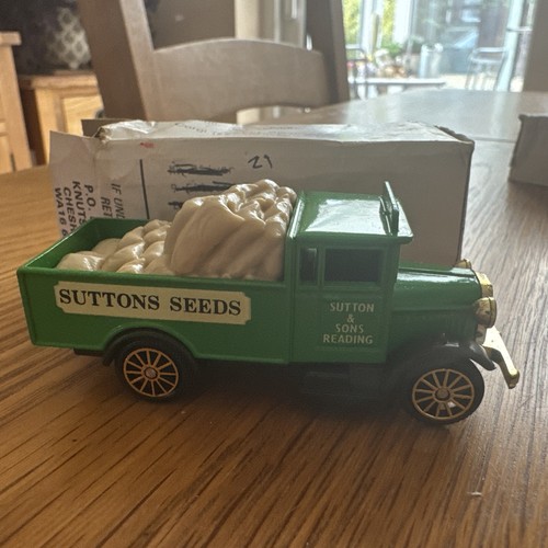 Corgi morris truck - , sutton