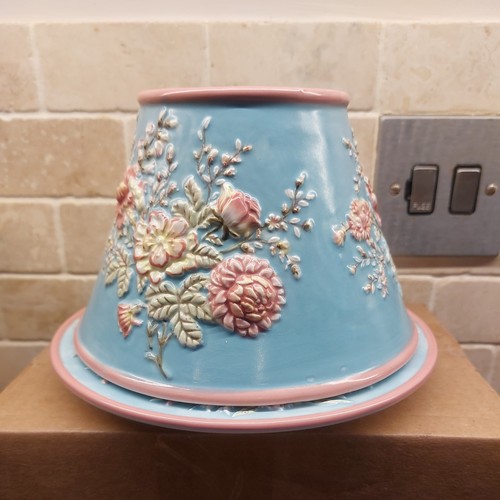 Bnwt yankee candle ceramic - candle,
