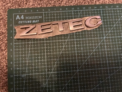 Ford zetec tailgate badge - zetec, 1v