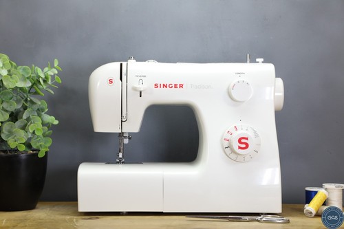 Boxed display singer - boxed, ex