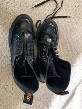 Dr. Martens AW004 Leather