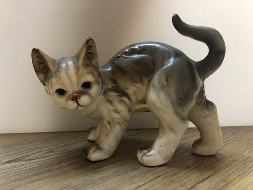 Vintage bone china - tabby, /