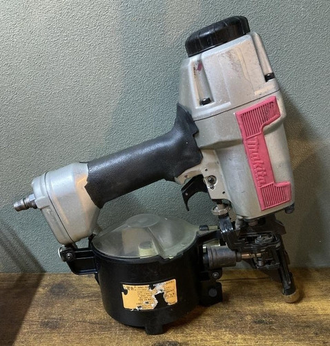 Makita an611 65mm pneumatic - an611,