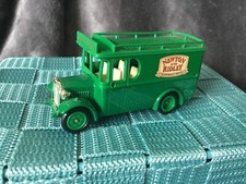 LLEDO Newton And Ridley Van -