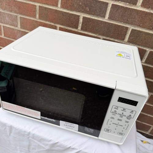 Cookworks 700w digital - 700w,
