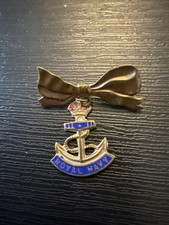Vintage WWI WW2 ROYAL NAVY Enamel & Brass 'Bow' Sweetheart Badge Brooch Y53