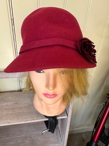 Cloche hat magenta colour one - cloche,