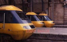 PHOTO  TRIO OF DISTINCTIVE HST CABS SEEN AT LONDON'S KINGS CROSS ON 12 APRIL 198