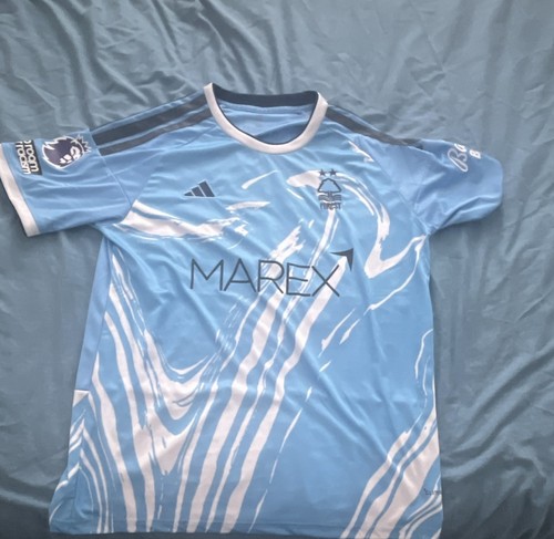 Nottingham forest third kit - nottingham,