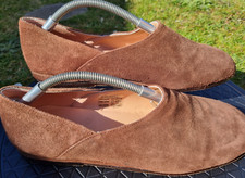 Samuel Windsor Handmade Brown