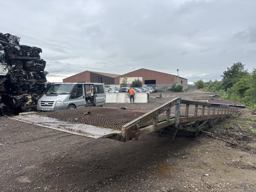 Container/lorry/trailer