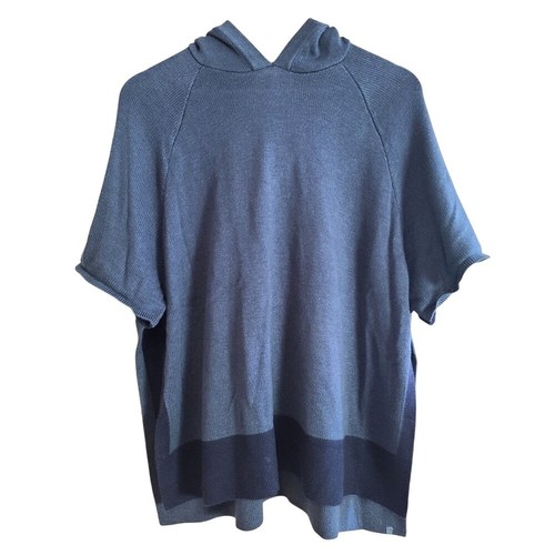 Lululemon opened poncho - lululemon, up