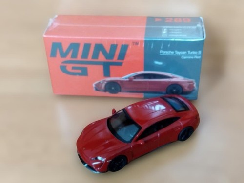 Mini porsche taycan - 1/64,