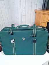 Carlton International Weekend Travel Bag / Suitcase – Used – Good Condition
