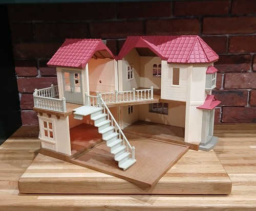 Sylvanian families beechwood - families,