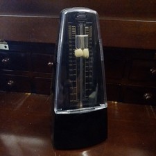 vintage METRONOME Black Classic Clockwork Pyramid, w/ bell. 40-208bpm