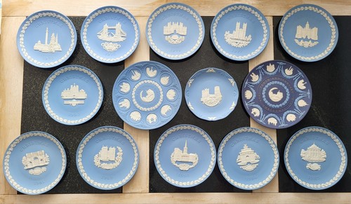 Wedgwood jasperware - x,