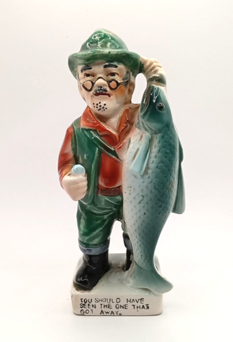 Fisherman angler comic - angler,