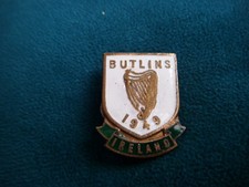 BUTLINS IRELAND 1949 Holiday Camp enamel badge