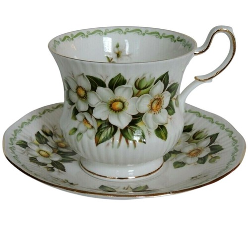 Queens christmas rose teacup - queens,
