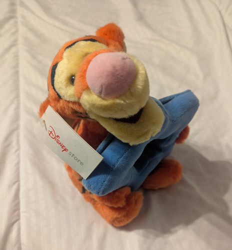 Disney store tigger - store,