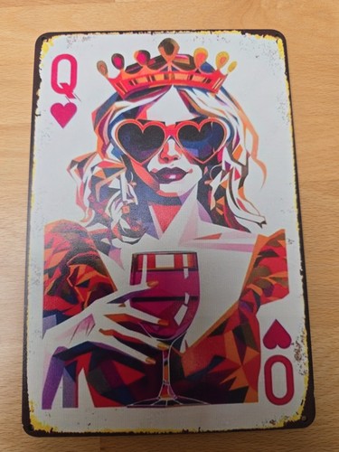 Queen hearts wooden - of,