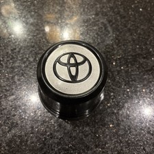 1x Genuine Toyota 15" Alloy Wheel Hub Nut Cap Ornament Centre Cap Hiace 1995-11