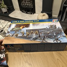 1/35 LCM Mk.III 50ft Landing Craft W/ Crew & Soldiers Model Kit - Italeri N.6436