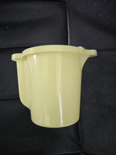 Vintage tupperware pale - pale, yellow