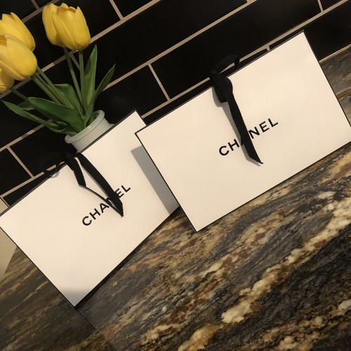 Authentic chanel triangle - authentic, gift