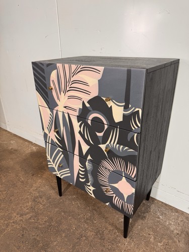 Display patterned chest - display,