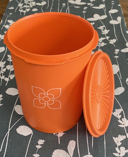 Tupperware orange harvest tub - orange,