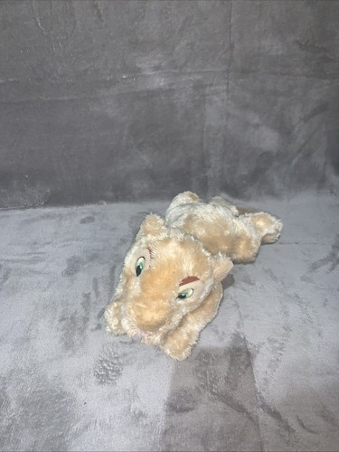 Lion king nala - lion, parks