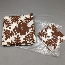 Vintage Paper Table Cloth & 4
