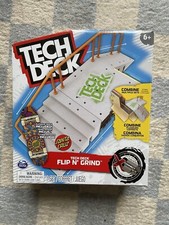 Tech Deck Flip N Grind Skatepark Set (Park & Skateboard)